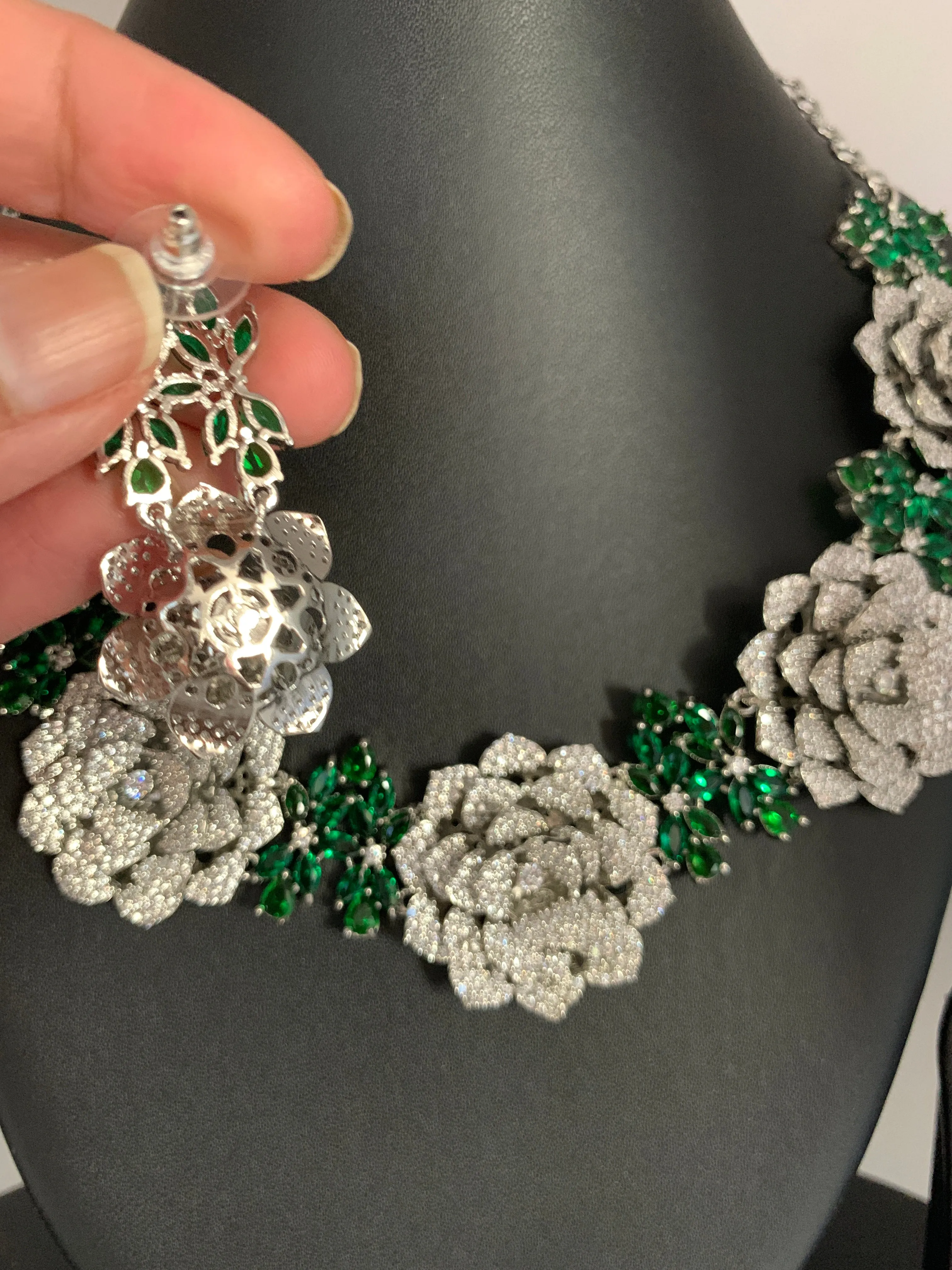AD Diamond Finish Green Stone Floral Pattern Neckline Short Necklace