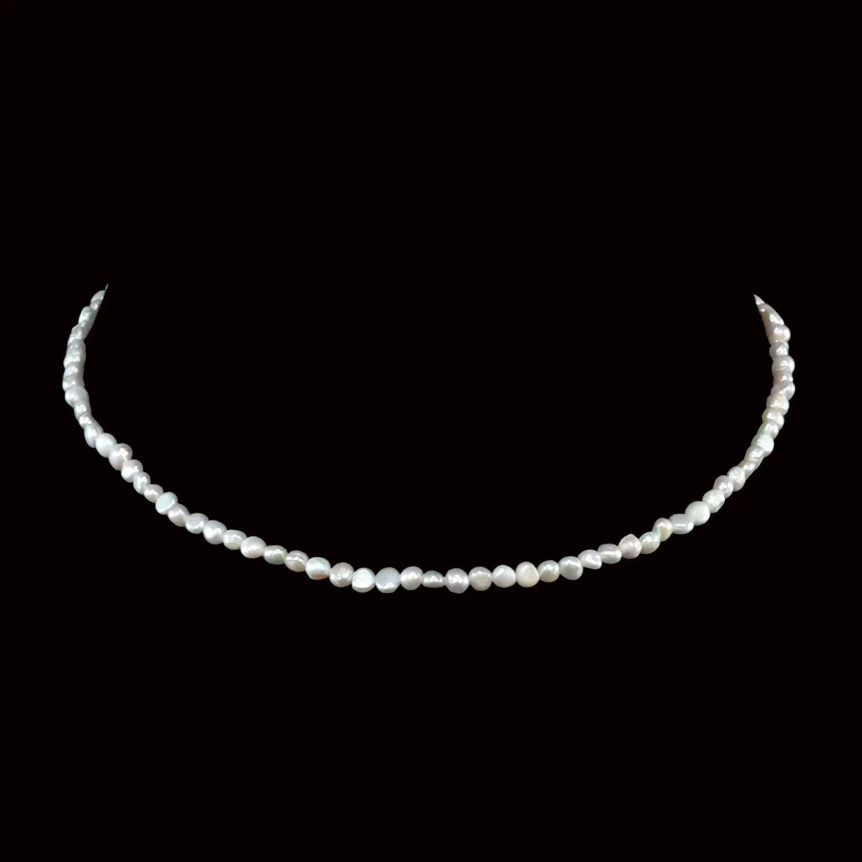 Adrián Natural Freshwater Pearl Necklace