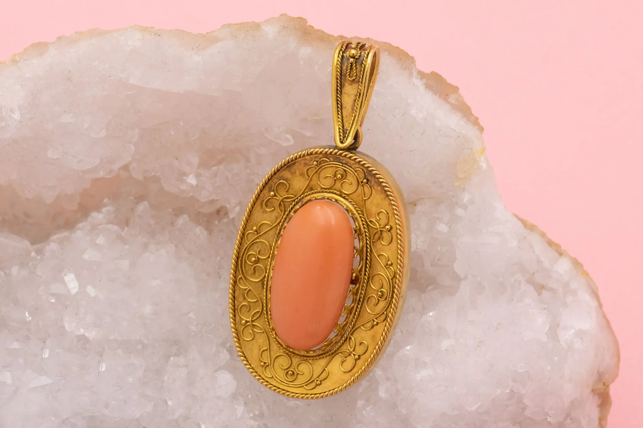 Antique 18ct Gold Coral Locket