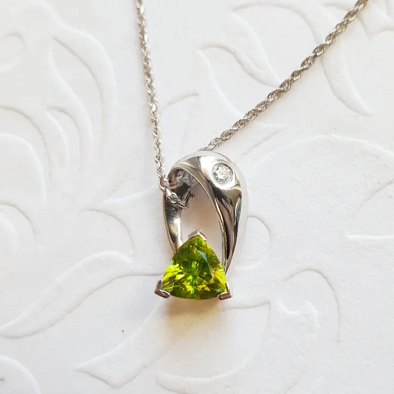 Arizona Peridot Gold Jewelry Trillion Peridot Necklace