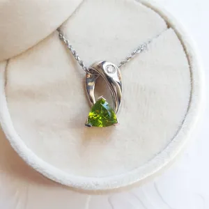 Arizona Peridot Gold Jewelry Trillion Peridot Necklace